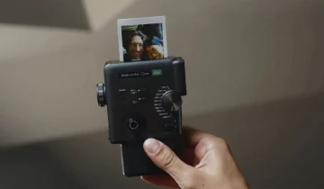 Review INSTAX Mini Evo Cinema: Inovasi Kamera Hybrid yang Bisa Rekam Video