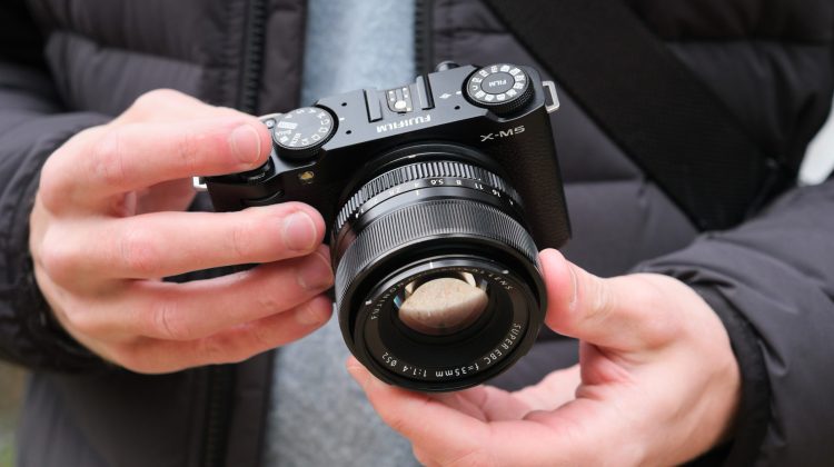 Kecil-Kecil Cabai Rawit! Mengulas Kehebatan Sensor 26MP di Fujifilm X-M5.